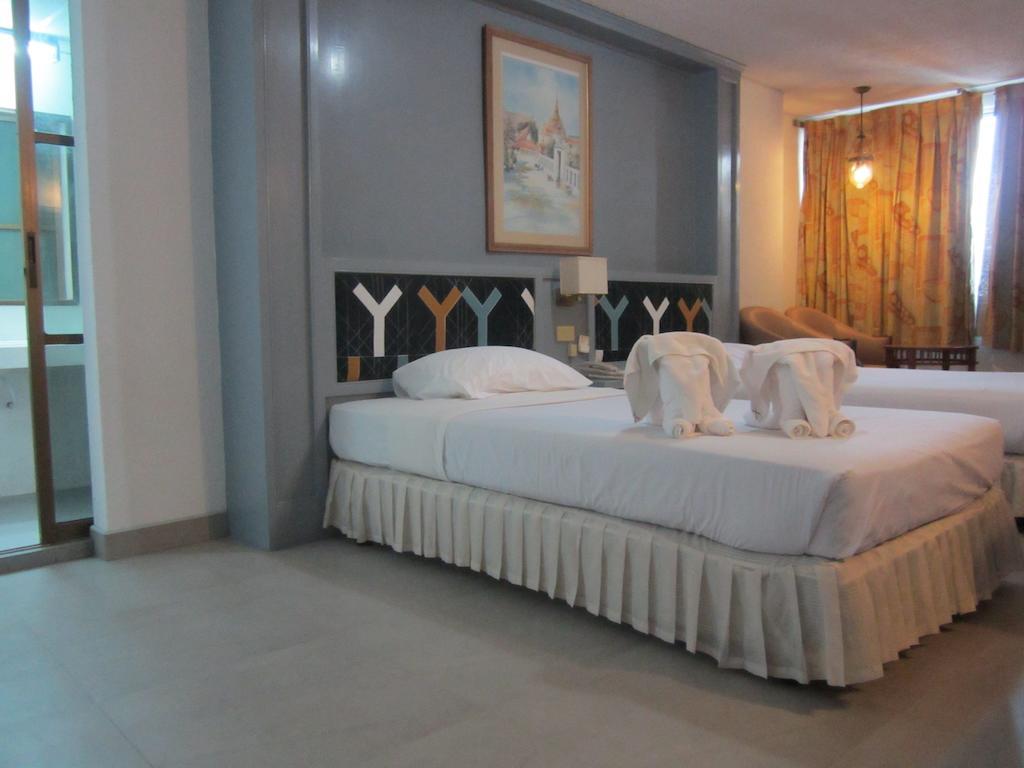 Lopburi Inn Hotel Pokój zdjęcie