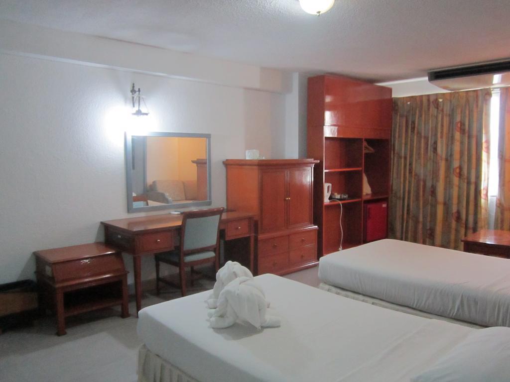 Lopburi Inn Hotel Pokój zdjęcie
