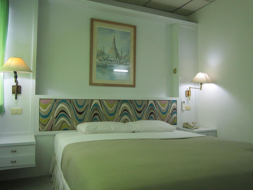 Lopburi Inn Hotel Pokój zdjęcie