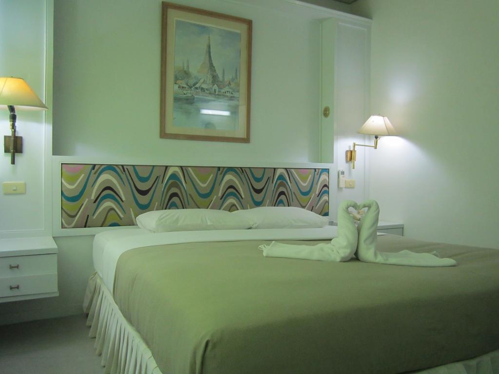 Lopburi Inn Hotel Pokój zdjęcie