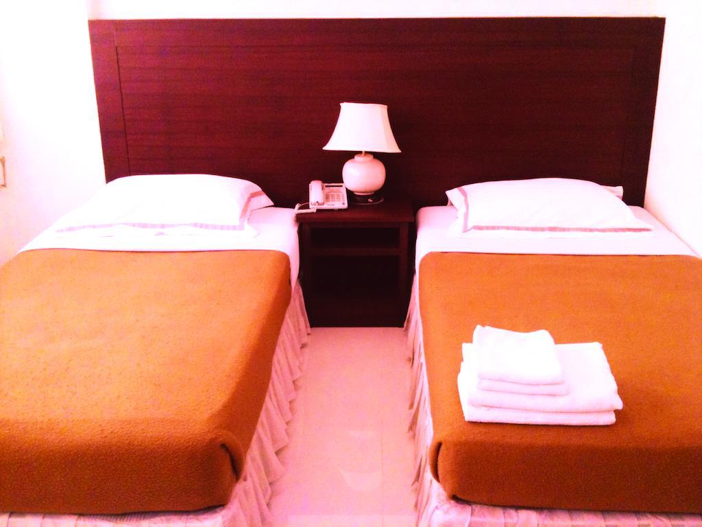 Lopburi Inn Hotel Pokój zdjęcie