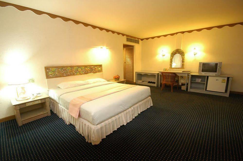 Lopburi Inn Hotel Zewnętrze zdjęcie