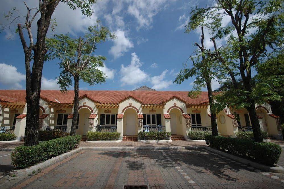 Lopburi Inn Hotel Zewnętrze zdjęcie