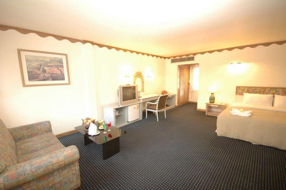 Lopburi Inn Hotel Zewnętrze zdjęcie